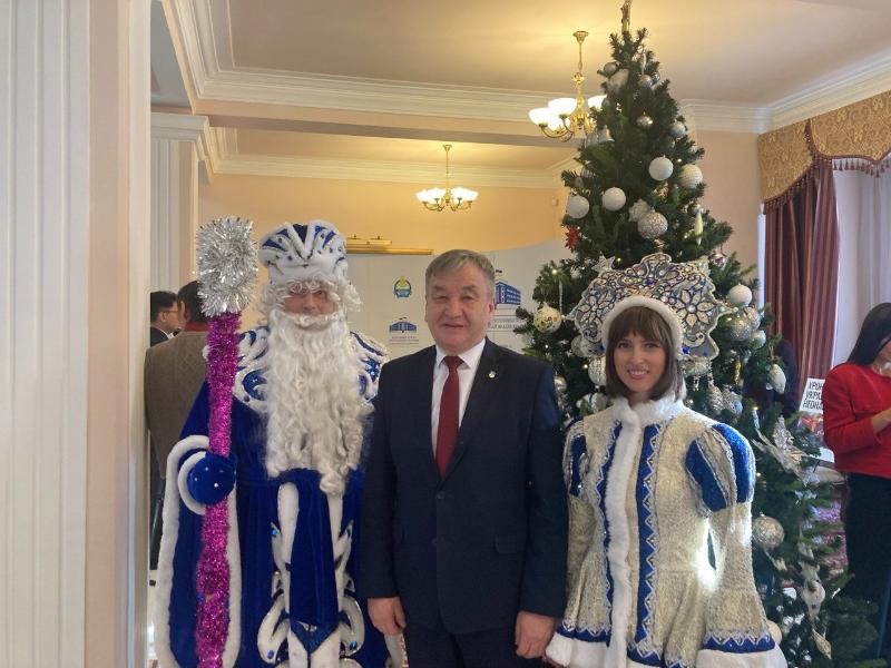 Счетная палата Республики Бурятия приняла участие в благотворительной акции «Елка добра»